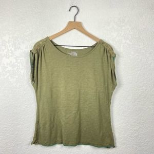 🖤 3/$25 sale!! The north face olive green short sleeve tee size medium
